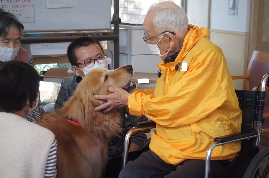 動物ふれあい訪問活動 (2)